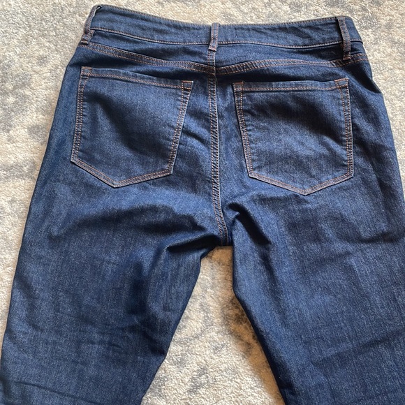 Woman’s Loft Curvy Skinny Jeans - Picture 5 of 8